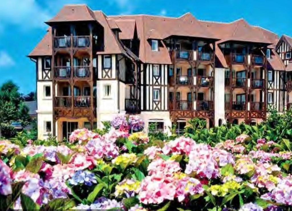 Le Cosy Residence Du Golf Deauville Buitenkant foto